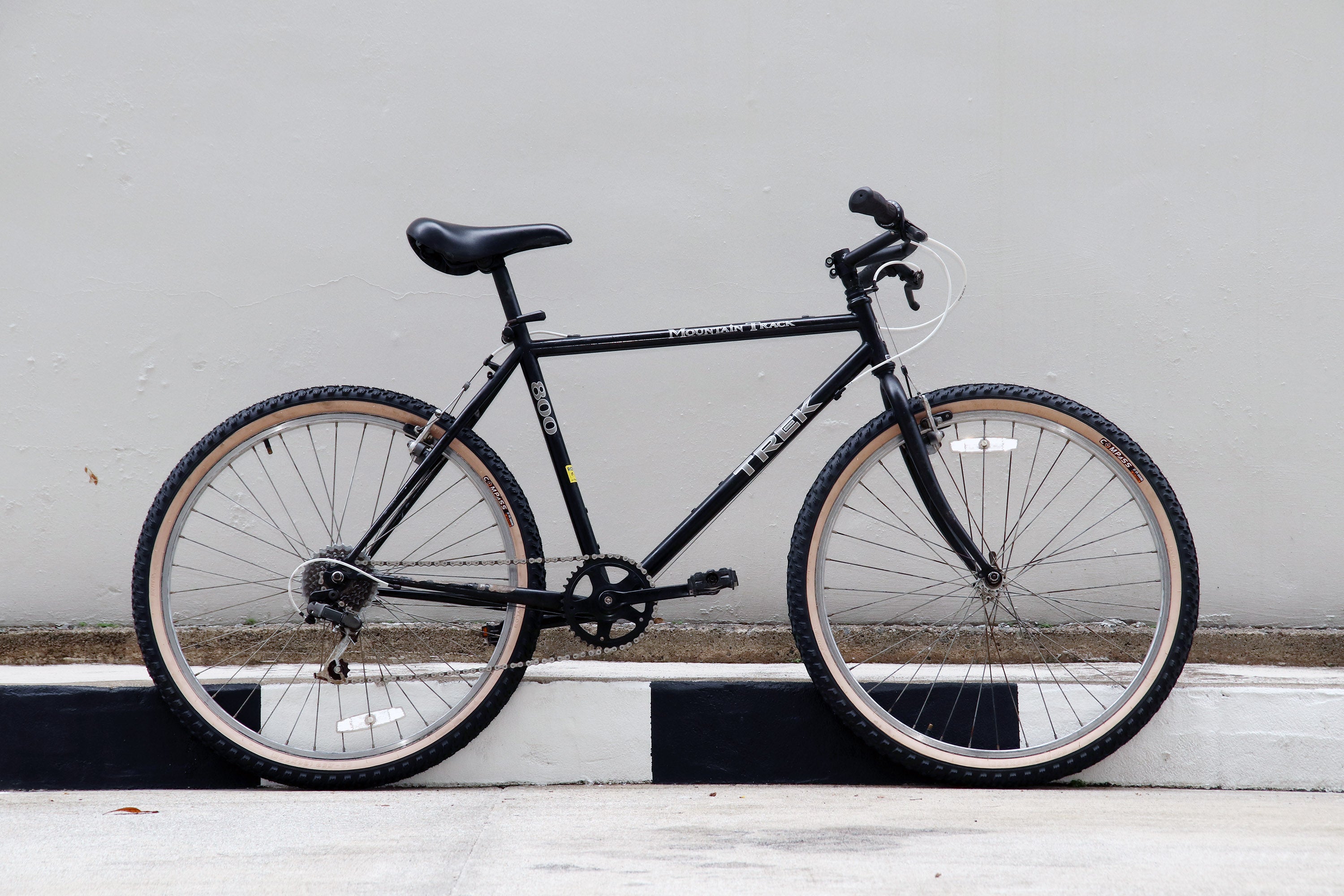 trek 800 sport bicycle Vintage Mountain Bike Trek 800 Sport Mountain Track