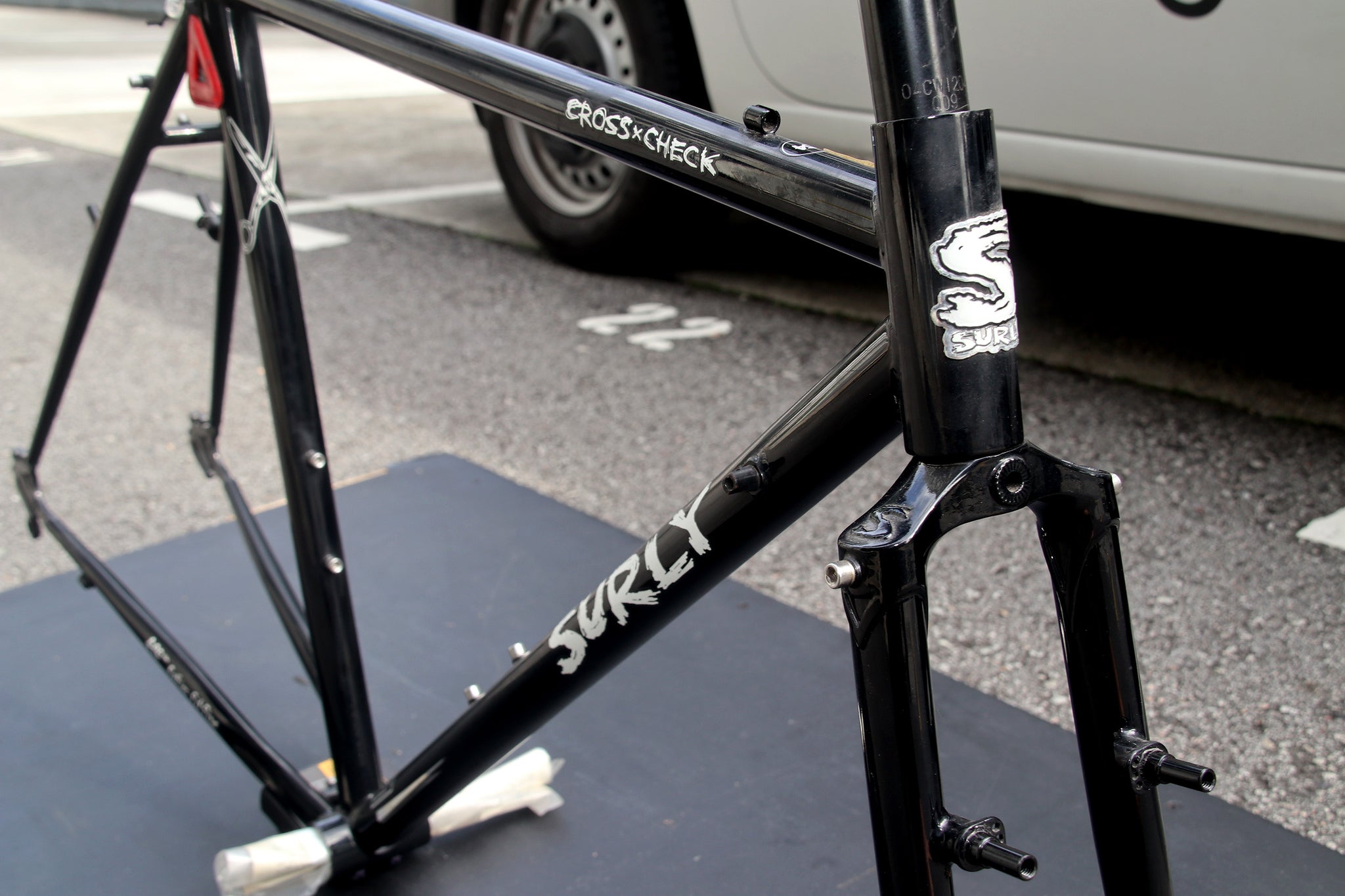Surly Cross-Check 700c Frameset - Gloss Black (54cm) – Unspokin