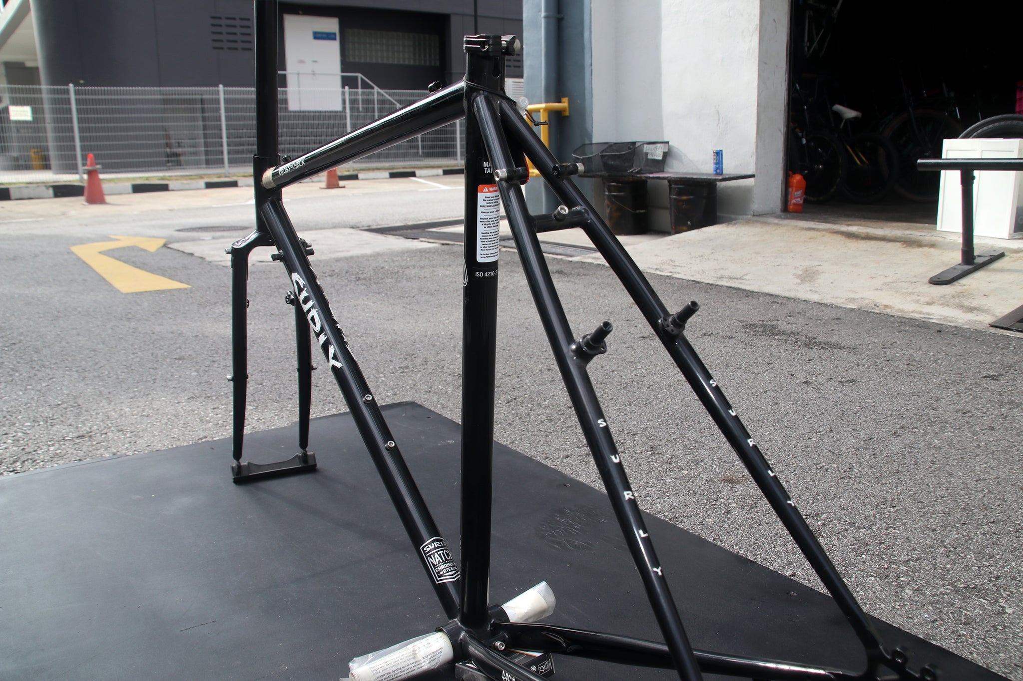 Surly Cross-Check 700c Frameset - Gloss Black (54cm) – Unspokin